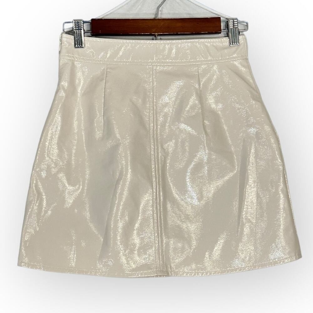 River Island Mini Skirt Women's 6 UK/2 US Cream Faux Leather NWOT - Picture 3 of 7